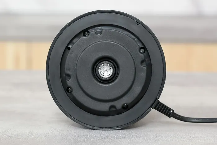 Máy xay thịt đa năng Rapido RMC-300D4 2 lít - Chân đế chống trượt