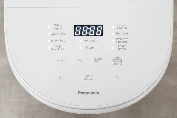 Nồi cơm điện tử Panasonic 1.8 lít SR-DL184WRA - Bảng điều khiển