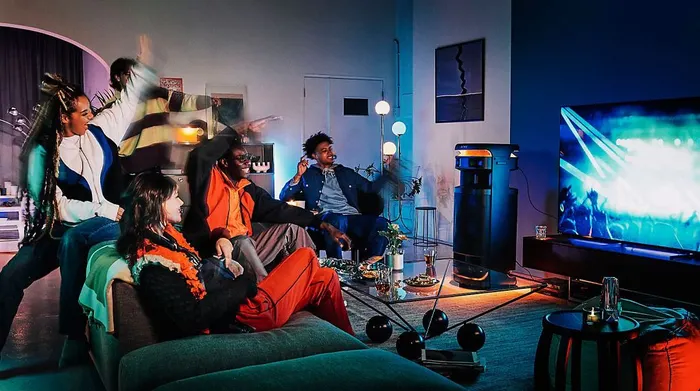 Mở tiệc karaoke ở bất kỳ đâu - Loa Bluetooth Sony SRSULT1000