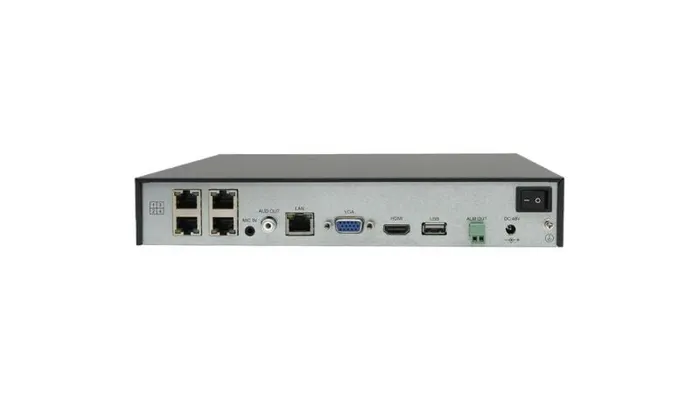 Với 4 cổng PoE (Power over Ethernet), Tiandy TC-R3105 không chỉ giúp truyền dữ liệu mà còn cấp nguồn trực tiếp
