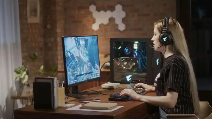 Màn hình Gaming Gigabyte M32QC - mượt mà trên từng khung hình