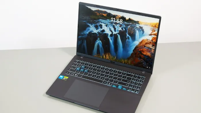 ASUS V16 được trang bị màn hình 144Hz