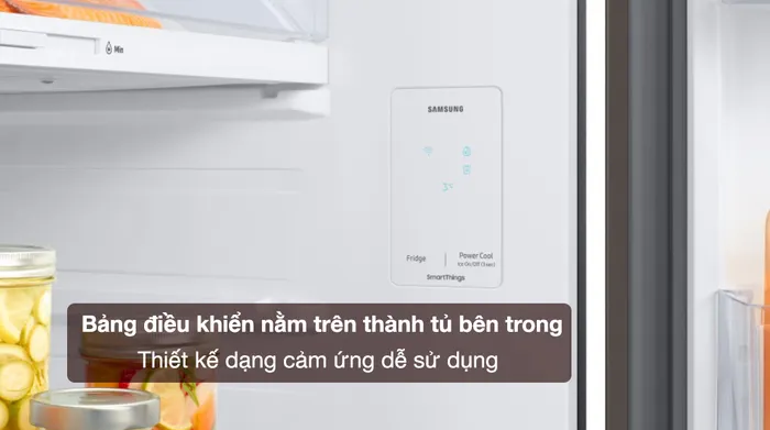 Tủ lạnh Samsung Inverter 406 lít RT42CB6784C3SV - Bảng điều khiển dạng cảm ứng, nằm bên trong thành tủ