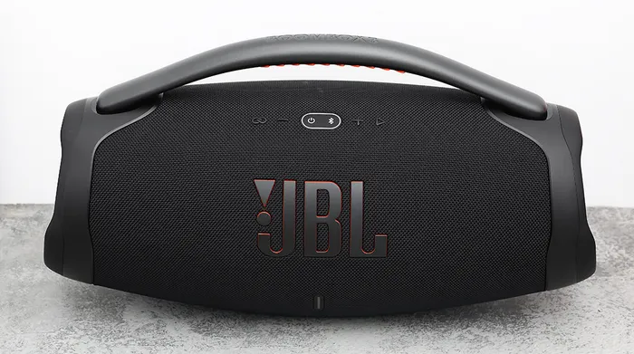 Loa Bluetooth JBL Boombox 3 - Thiết kế cứng cáp, bền bỉ 