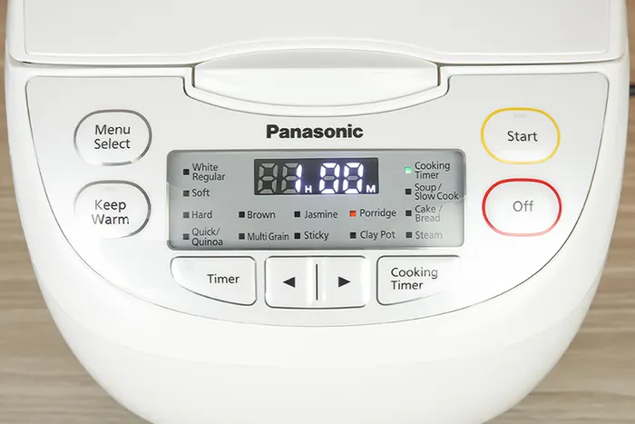 Nồi cơm điện tử Panasonic 1 lít SR-CL108WRAM - Bảng điều khiển