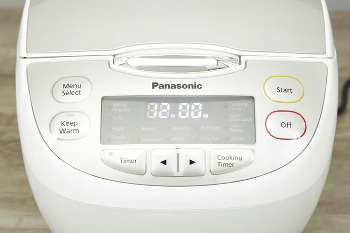 Nồi cơm điện tử 1 lít Panasonic SR-CP108NRAM - Bảng điều khiển