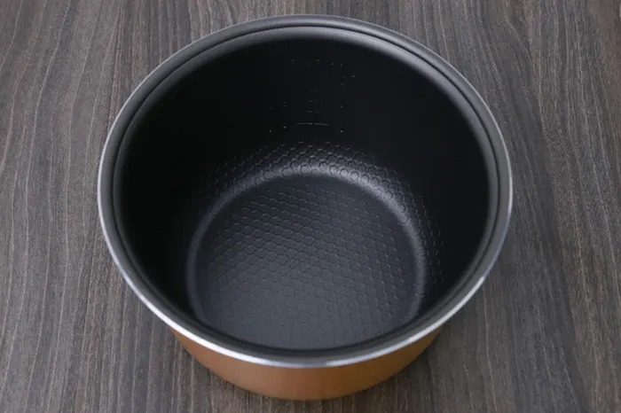Nồi cơm nắp gài Kangroo KG822 đỏ-3