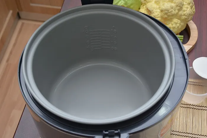 Nồi cơm nắp gài Sharp KS-NR191STV –  Lòng nồi tráng men chống dính siêu bền