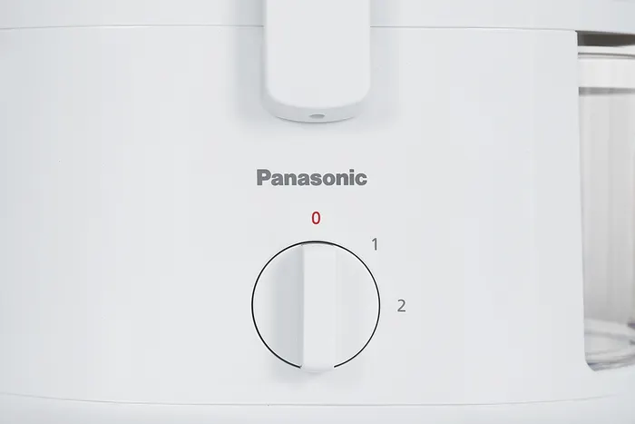 Máy ép trái cây Panasonic MJ-CS100WRA - Nút xoay