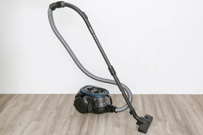 Thiết kế với màu xanh đen sang trọng, quý phái - Máy hút bụi Samsung VC18M21M0VN/SV-N