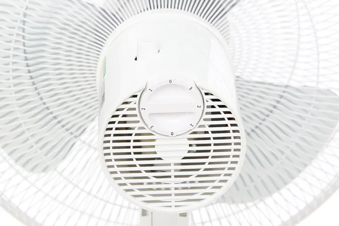 Hoạt động êm - Quạt đứng Midea FS40-18C
