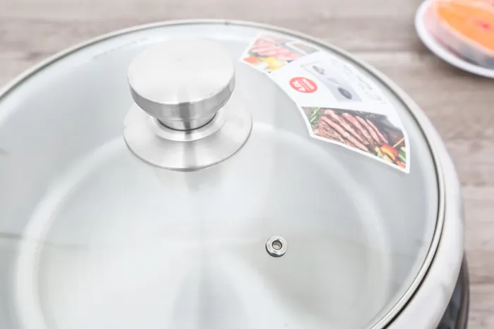 Nắp kính tiện lợi - Nồi lẩu điện Sunhouse SHD4526