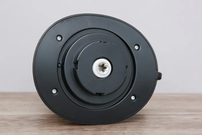 Động cơ tự ngắt khi quá tải - Máy xay thịt đa năng Mishio MK-135