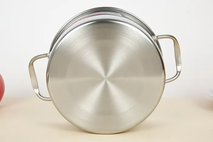 Đáy phẳng tỏa nhiệt đều - Nồi inox nắp inox 16 cm Sunhouse SHG120-16
