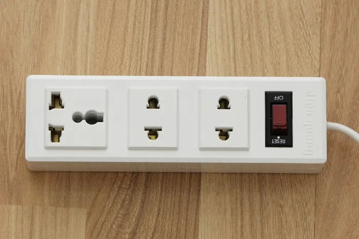 Ổ cắm 3 lỗ dây 2m Điện Quang 002A-02