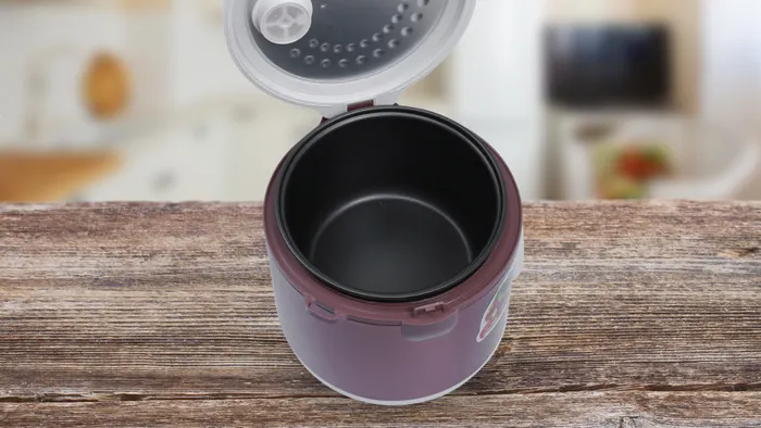Lòng nồi cơm điện Comet CM8025 chống dính hiệu quả