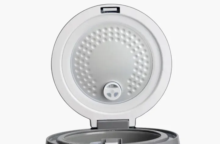 Nắp nồi trong của nồi cơm điện Happy Cook HCJ-120G bằng nhôm 