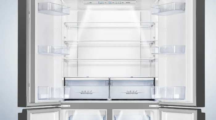 Đèn LED trên nóc 3 ngăn tủ