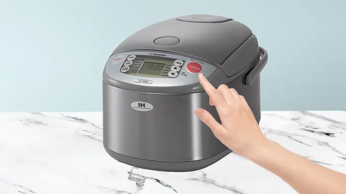 Nồi cơm cao tần Zojirushi NP-HBQ18-XA điều khiển nút nhấn 