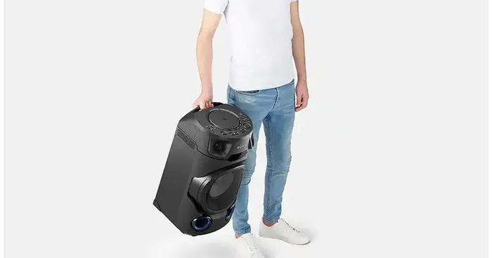 Sản phẩm được tích hợp tay cầm chắc chắn, tiện lợi khi mang theo