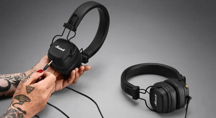 Tai nghe Marshall Major IV Black chia sẻ âm thanh qua cổng 3.5mm