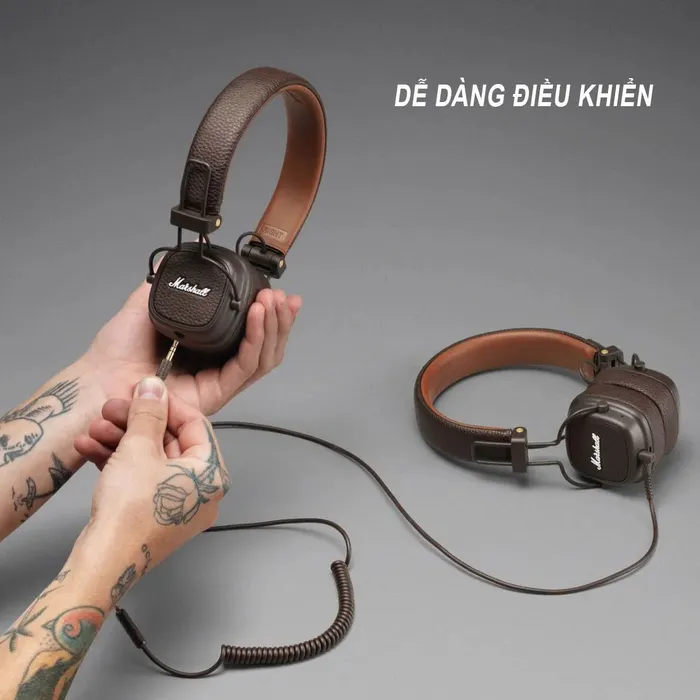Cổng kết nối dây của Tai nghe Major III Bluetooth Brown-Marshall