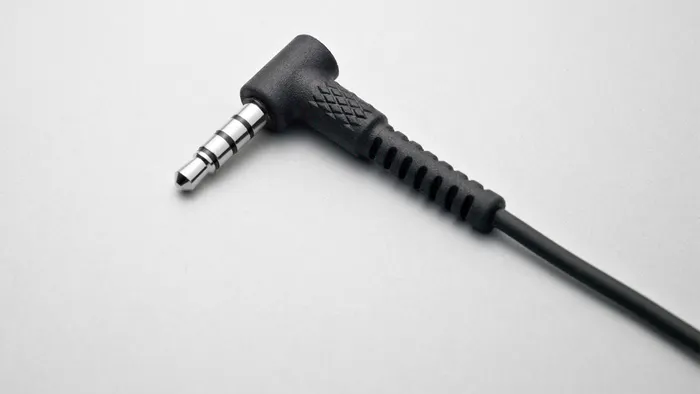 Jack cắm 3.5mm của Tai nghe Marshall Mode Black And White