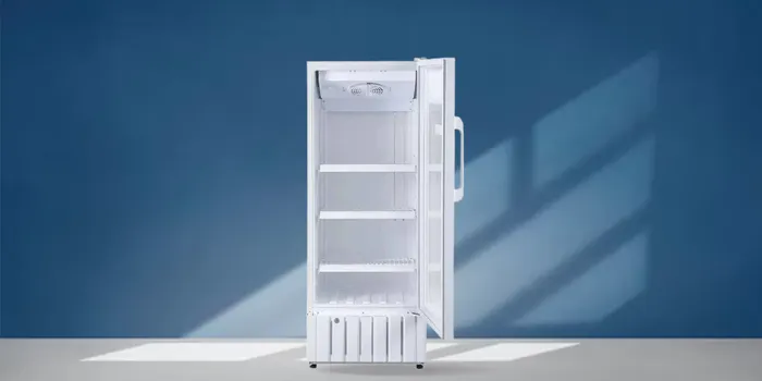Lòng tủ đúc bằng nhựa khó bám bẩn