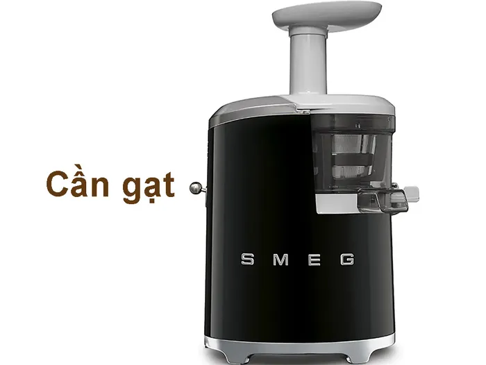 Máy ép chậm Smeg SJF01BLEU, màu đen có cần gạt dễ thao tác