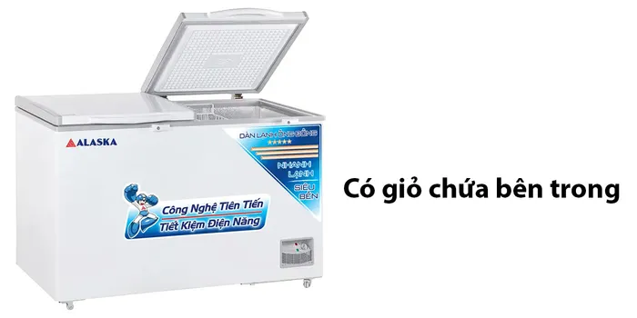 Có giỏ chứa bên trong tủ