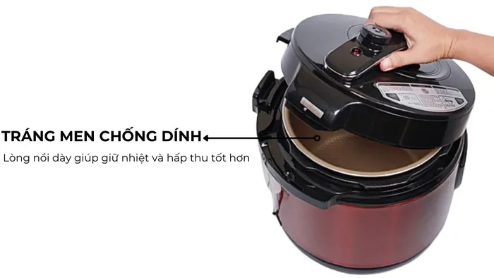 Lòng nồi Comet CM6155 được tráng men chống dính cao cấp