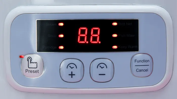 Bear DDZ-A08G2 sử dụng bảng điều khiển nút nhấn đơn giản