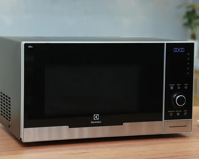 Lò vi sóng Electrolux EMS3085X 30 Lít có thiết kế sang trọng 