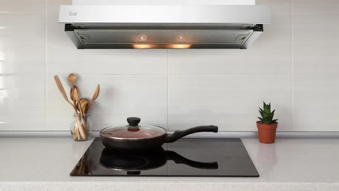 Máy hút mùi Teka TLR2 72 SS sở hữu kiểu dáng trang nhã hiện đại