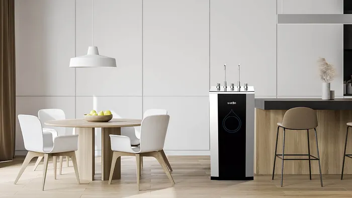  Máy lọc nước nóng lạnh Karofi KAD-C55 10 lõi kiểu tủ đứng gọn gàng