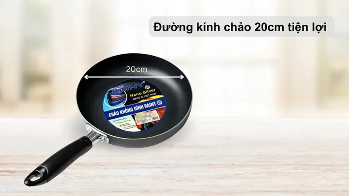 Chảo chống dính 20cm Rainy Riendly TTC20KDT có thiết kế hiện đại 