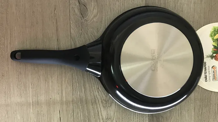 Chảo Rapido đáy chấm Teflon RP24-RDT bắt từ tốt