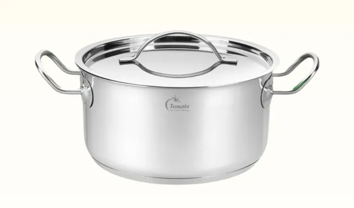 Tomate TOM 0707 trang bị núm nắp và quai bằng inox