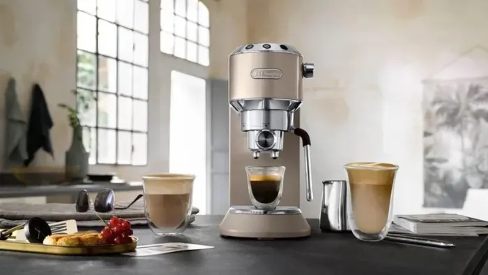 Máy pha cà phê Delonghi EC885.BG sở hữu thiết kế sang trọng