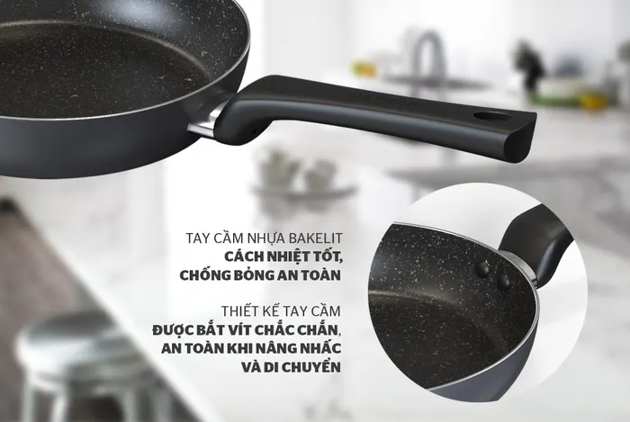 Sunhouse CT28 Plus trang bị tay cầm bằng nhựa chịu nhiệt