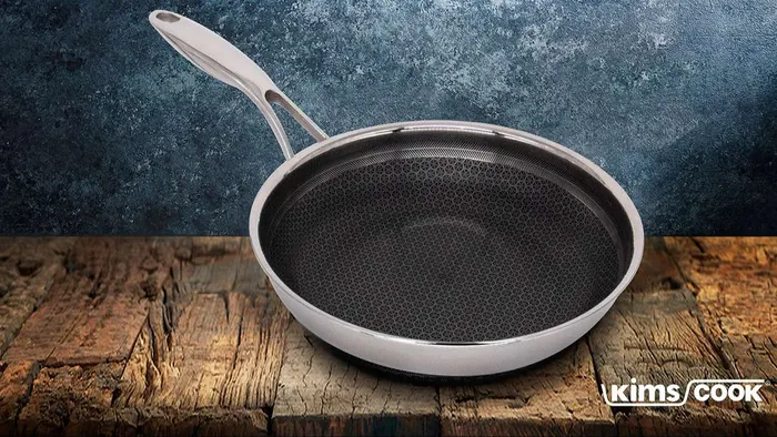 Chảo Kims Cook 3 lớp đáy từ chống dính Blackcube 28cm có thiết kế hiện đại 