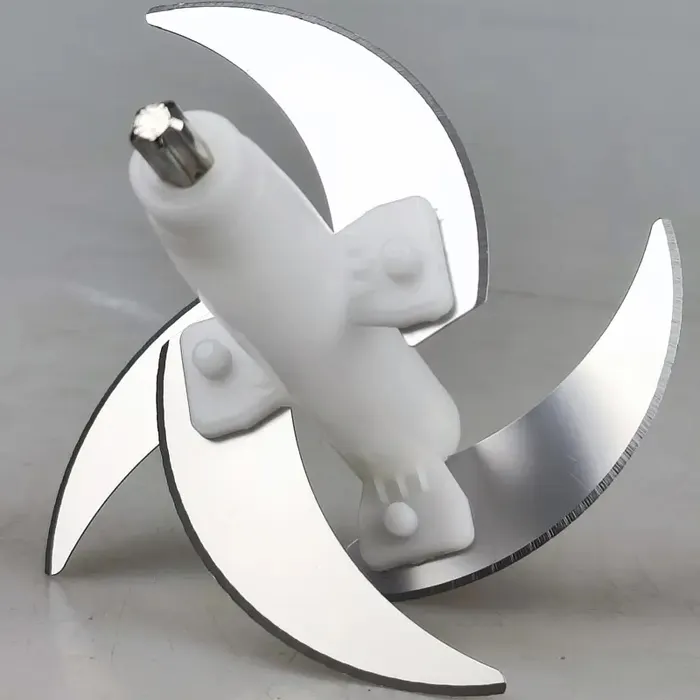 Lưỡi dao bằng inox.