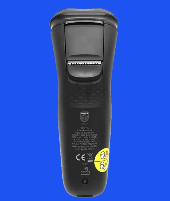Máy cạo râu S1223 trang bị nhiều tiện ích