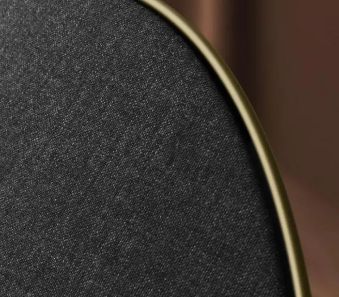 Mặt trước loa làm bằng vải dệt thương hiệu Kvadrat cao cấp