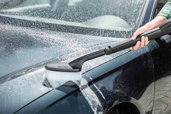Làm sạch xe ô tô bằng máy phun xịt cao áp Karcher K 2 Power Control Car *EU và phụ kiện 1.4 kW 