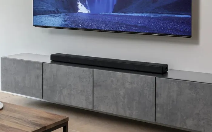 Loa thanh HT-A5000//C SP1 dễ dàng hòa hợp vào mọi không gian nội thất