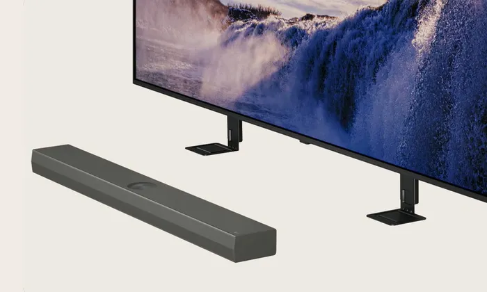 Smart Tivi LG QNED Evo 55QNED86ASA có chân đế Synergy vững chắc