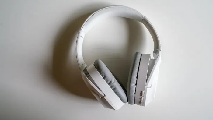 Razer Opus X-Active Noise Cancellation (bản màu trắng (Mercury)) trang bị chống ồn chủ động ANC