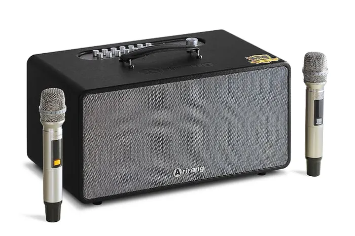 Thiết bị có công suất 200W RMS /800W PMPO.