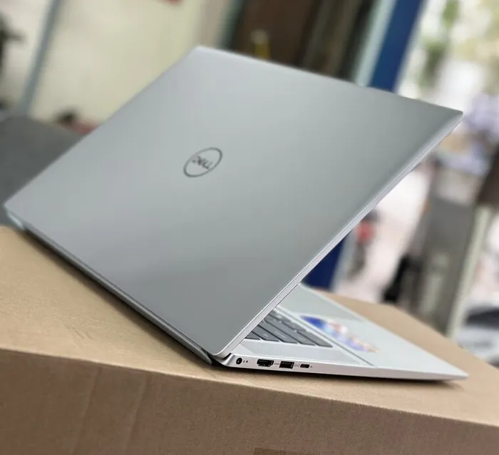 Laptop Dell Inspiron 16 5630 (71020244) - (i5-1335U/8GB/512GB/16inch FHD/Windows 11/Office)